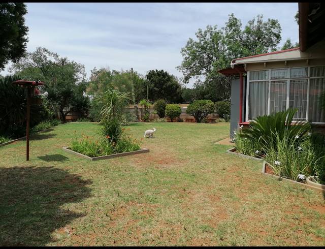3 BEDROOM FREESTANDING FOR SALE IN STILFONTEIN EXT 4